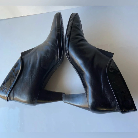 Amalfi by Rangoni Gara suede/ leather ankle heel booties Sz 10.5  B - Picture 6 of 10